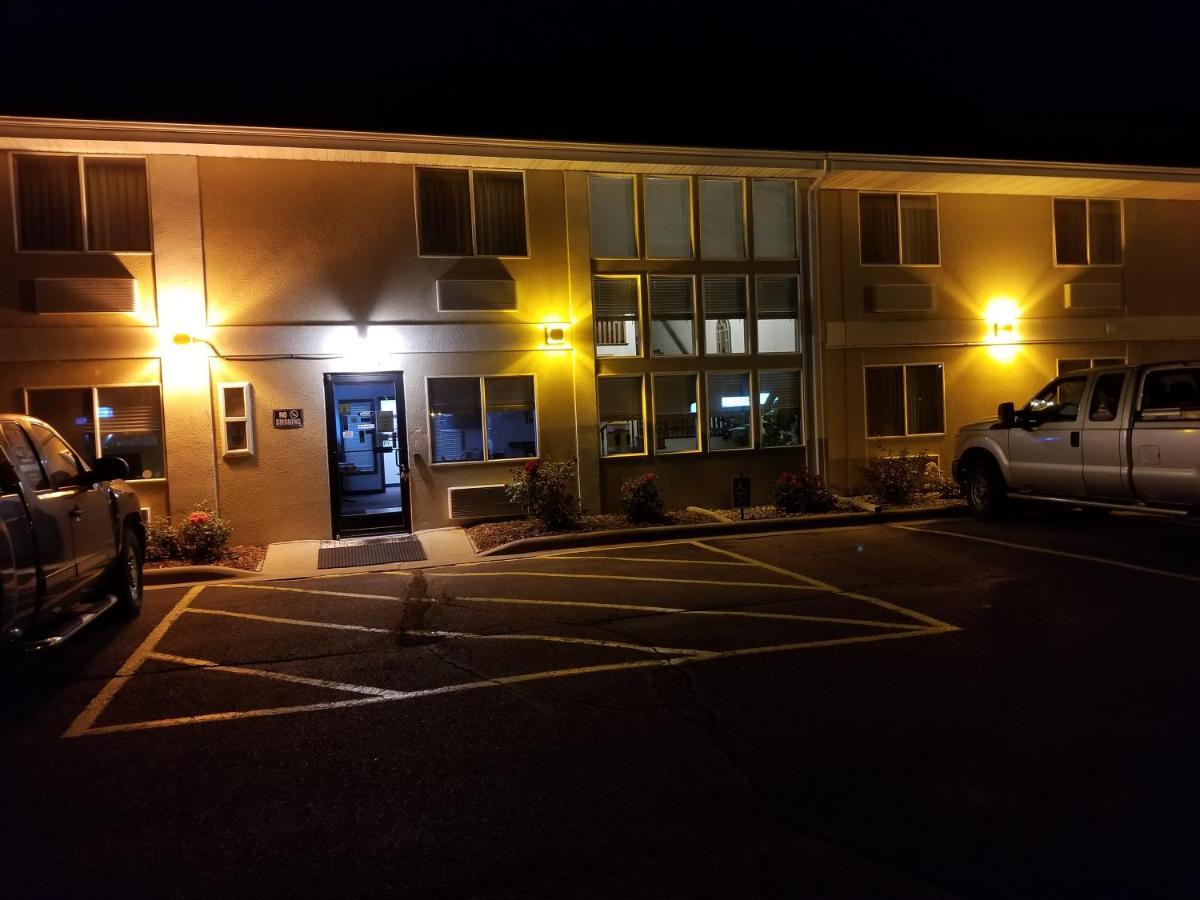 Dell Rapids Bilmar Inn & Suites מראה חיצוני תמונה