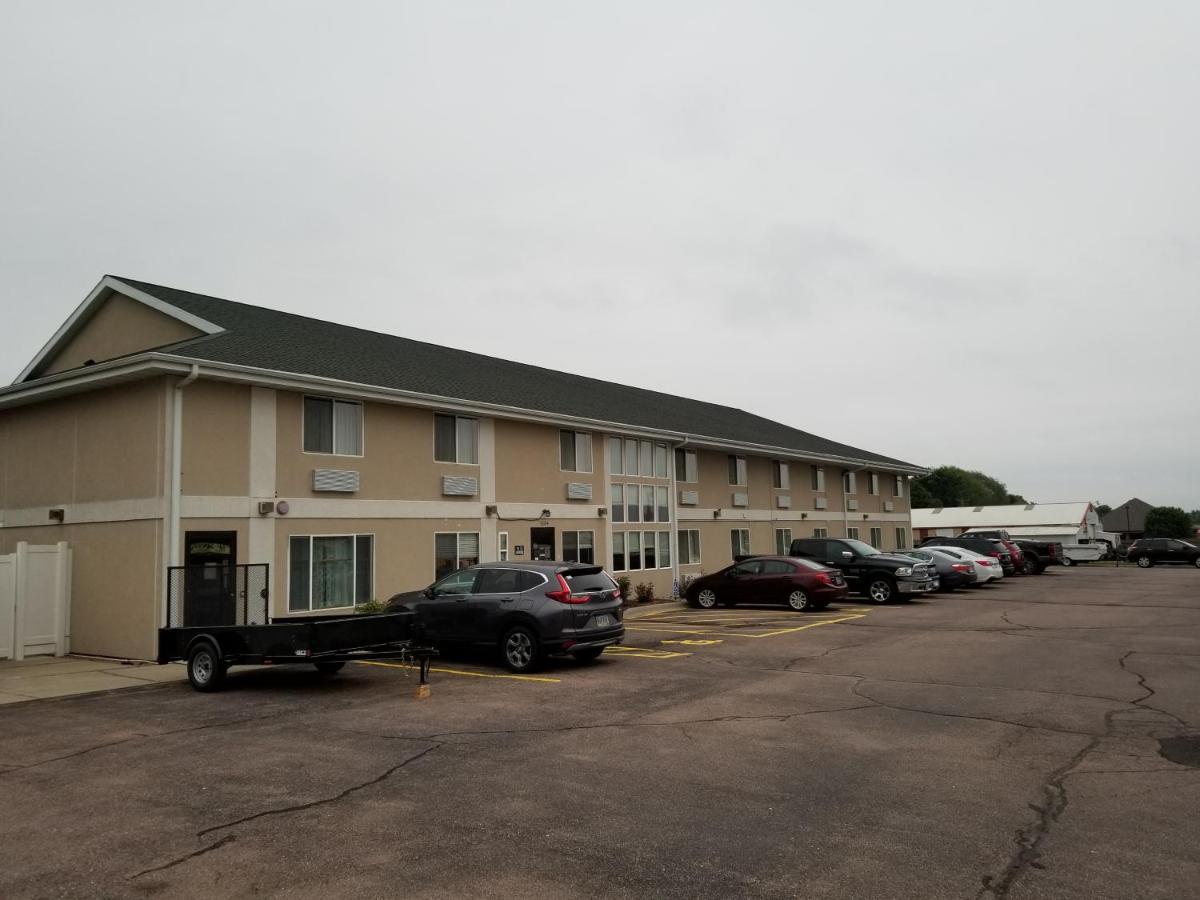 Dell Rapids Bilmar Inn & Suites מראה חיצוני תמונה